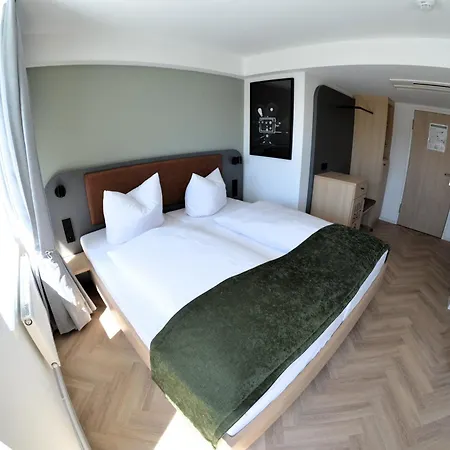 Cinema Europaplatz - Brand New Boutique 2025 - فندق كارلسروه