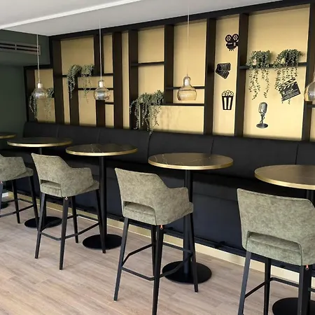 Cinema City Hotel Europaplatz Karlsruhe - Brand New Boutique Hotel 2025 - Karlsruhe
