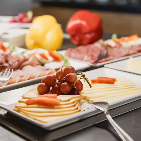 Cinema Europaplatz - Brand New Boutique 2025 - كارلسروه