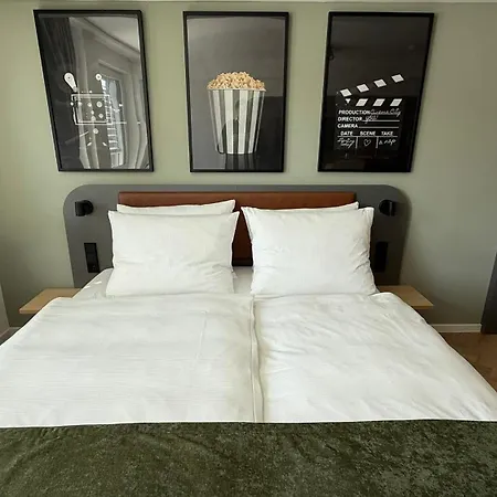 Cinema Europaplatz - Brand New Boutique 2025 - كارلسروه