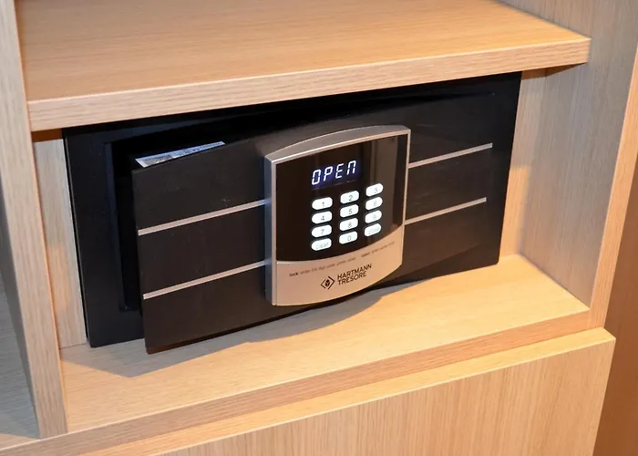 Cinema Europaplatz - Brand New Boutique 2025 -