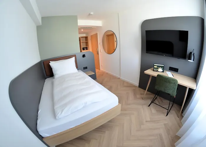 Cinema Europaplatz - Brand New Boutique 2025 - Hotel 2*